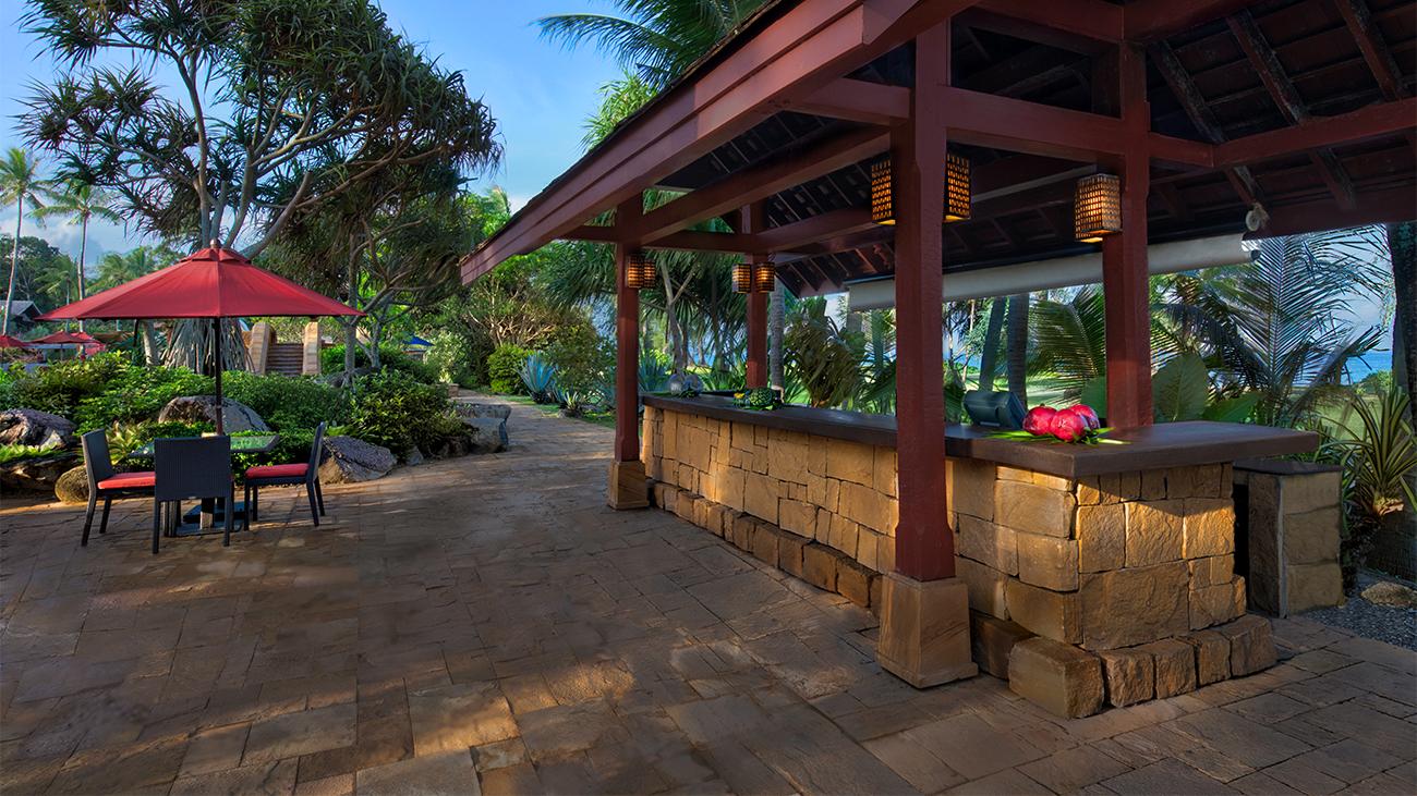 Bar Kolam Renang Beside the Sea